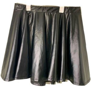 Fashion Nova Black Mini Circle Skirt
